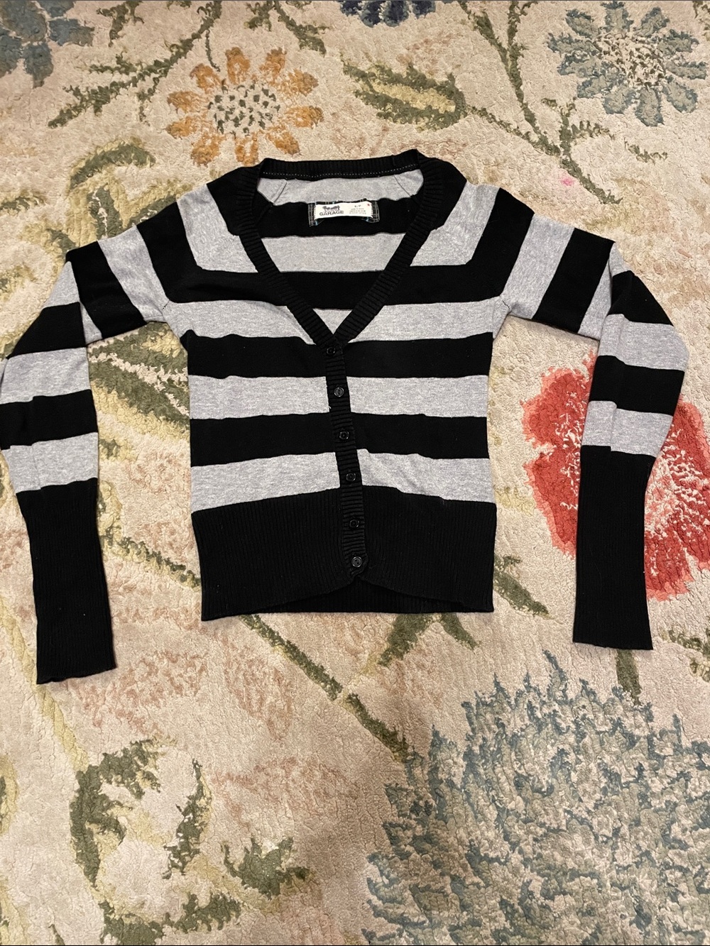 2000s garage sweater